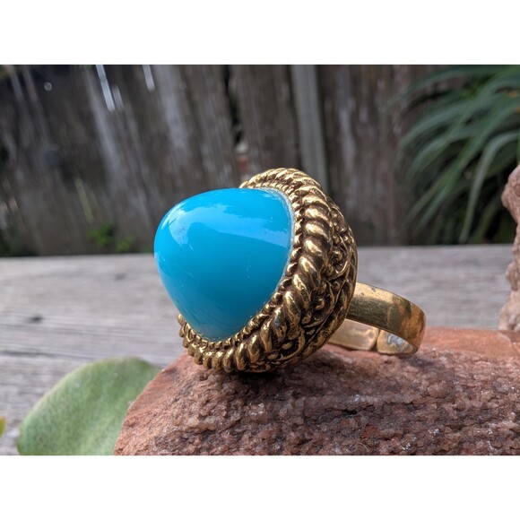 Vintage Turquoise Blue Dome Ring: Adjustable Ring size 6 thru 7 - Picture 1 of 10